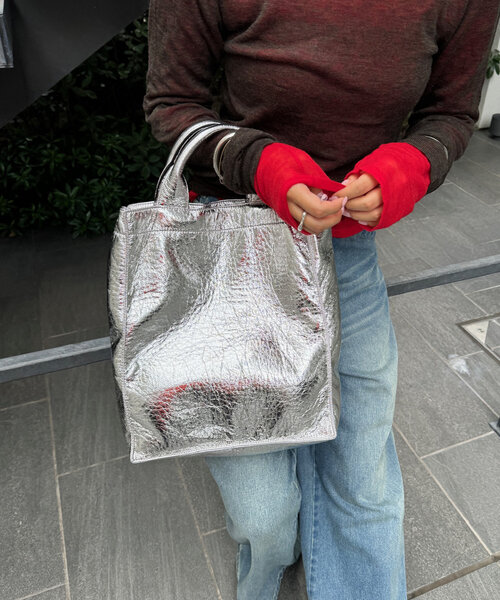 DouDou(ドゥドゥ)の「【WEB限定】タテ型ショッパー(ショルダーバッグ・レディース・ブラック/アイボリー/シルバー/グリーン/ベージュ・FREE)」の20枚目の写真