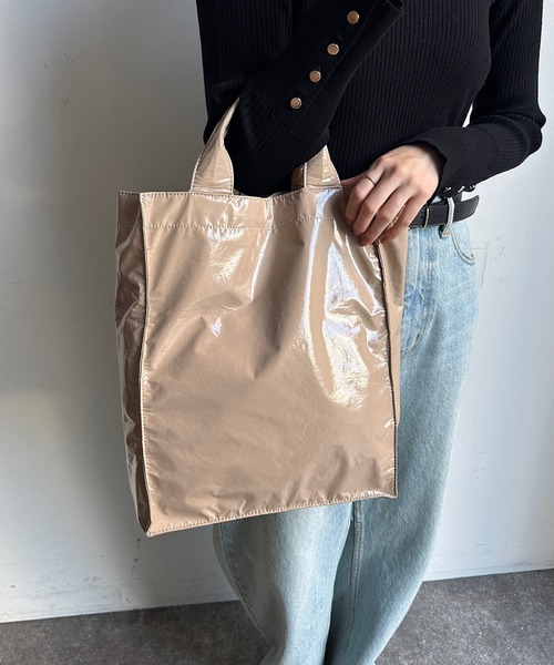 DouDou(ドゥドゥ)の「【WEB限定】タテ型ショッパー(ショルダーバッグ・レディース・ブラック/アイボリー/シルバー/グリーン/ベージュ・FREE)」の3枚目の写真