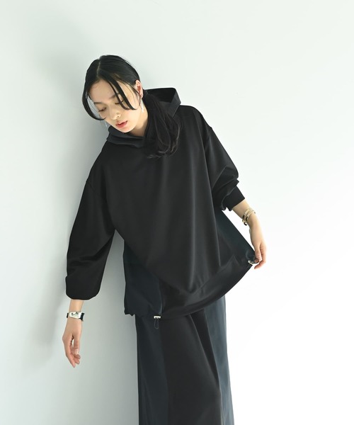 STYLE DELI(スタイルデリ)の「【BLK001】異素材使いフーディープルオーバー(パーカー・レディース・ベージュ/ブラック・FREE)」の3枚目の写真