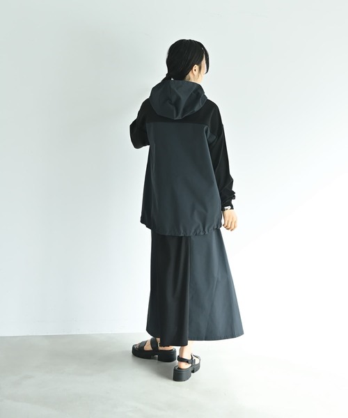 STYLE DELI(スタイルデリ)の「【BLK001】異素材使いフーディープルオーバー(パーカー・レディース・ベージュ/ブラック・FREE)」の5枚目の写真