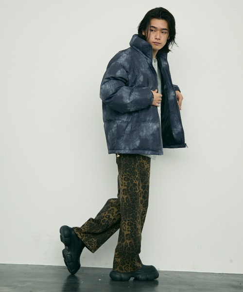 Shoowtime(ショウタイム)の「Abstract pattern all-over padded down jacket / アブストラクトパターンオールオーバー中綿ダウンジャケット(ダウンジャケット/コート・メンズ・レッド/ブラック×ホワイト/ブラック・MEDIUM/LARGE/X-LARGE/SMALL)」の19枚目の写真
