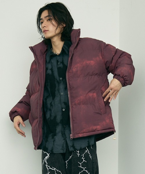 Shoowtime(ショウタイム)の「Abstract pattern all-over padded down jacket / アブストラクトパターンオールオーバー中綿ダウンジャケット(ダウンジャケット/コート・メンズ・レッド/ブラック×ホワイト/ブラック・MEDIUM/LARGE/X-LARGE/SMALL)」の11枚目の写真