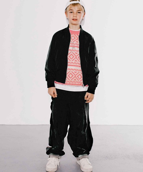 MM6 Maison Margiela(エムエムシックス メゾン マルジェラ)の「MM6 Maison Margiela(エムエムシックス メゾン マルジェラ)Kids & Junior ワンポイントブランドロゴジップアップブルゾン(ブルゾン・キッズ・ブラック・12Y/14Y/16Y/10Y)」の7枚目の写真