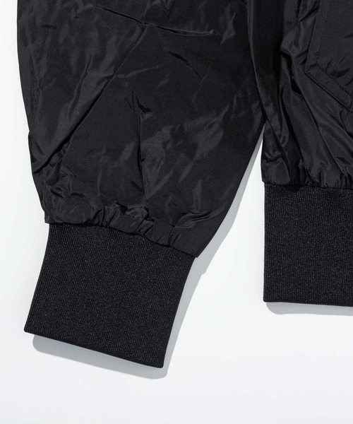 MM6 Maison Margiela(エムエムシックス メゾン マルジェラ)の「MM6 Maison Margiela(エムエムシックス メゾン マルジェラ)Kids & Junior ワンポイントブランドロゴジップアップブルゾン(ブルゾン・キッズ・ブラック・12Y/14Y/16Y/10Y)」の11枚目の写真