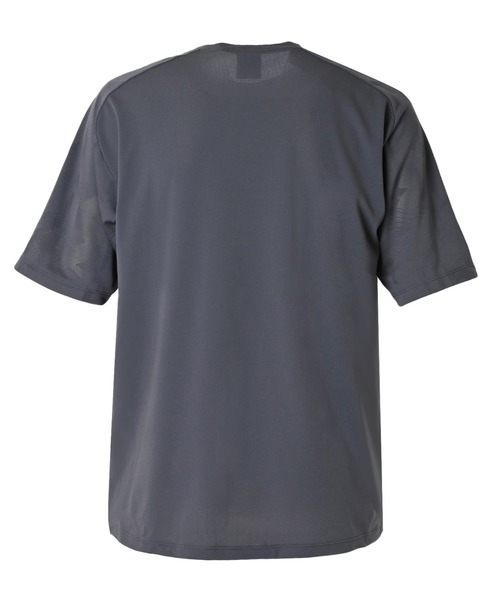 NEW BALANCE(ニューバランス)の「Black Out ジャガードメッシュニットショートスリーブTシャツ(Tシャツ/カットソー・メンズ・チャコールグレー/ベージュ/ブラック・LARGE/MEDIUM/SMALL)」の15枚目の写真