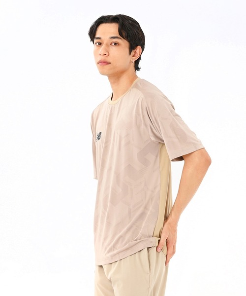 NEW BALANCE(ニューバランス)の「Black Out ジャガードメッシュニットショートスリーブTシャツ(Tシャツ/カットソー・メンズ・チャコールグレー/ベージュ/ブラック・LARGE/MEDIUM/SMALL)」の16枚目の写真