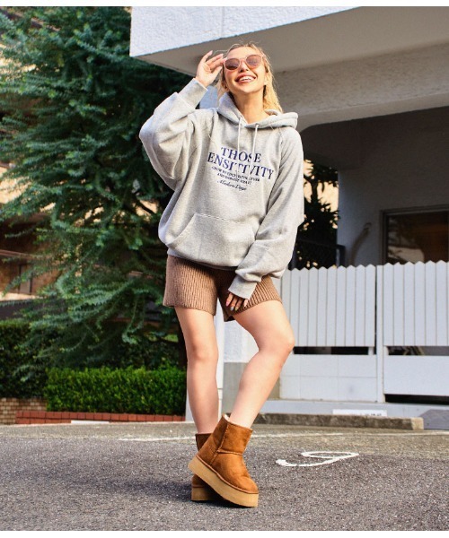 anap mimpi(アナップミンピ)の「裏起毛 メッセージ刺繍 ラグラン フード パーカー(パーカー・レディース・グレー/ピンク/キャメル・FREE)」の8枚目の写真