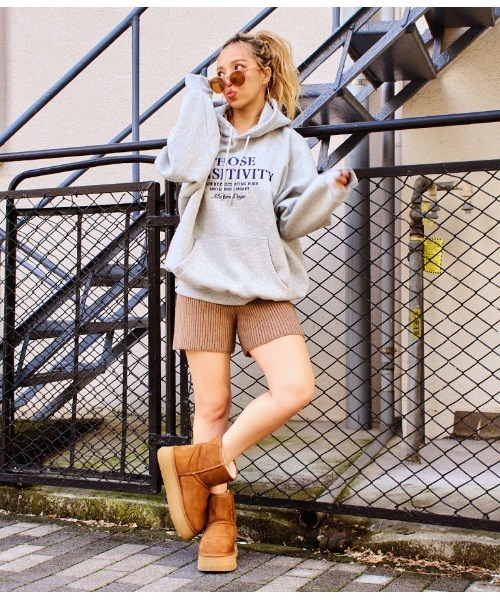 anap mimpi(アナップミンピ)の「裏起毛 メッセージ刺繍 ラグラン フード パーカー(パーカー・レディース・グレー/ピンク/キャメル・FREE)」の9枚目の写真