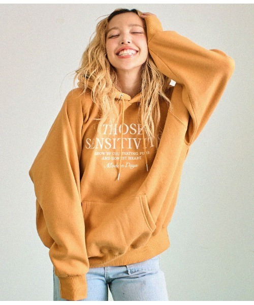 anap mimpi(アナップミンピ)の「裏起毛 メッセージ刺繍 ラグラン フード パーカー(パーカー・レディース・グレー/ピンク/キャメル・FREE)」の16枚目の写真