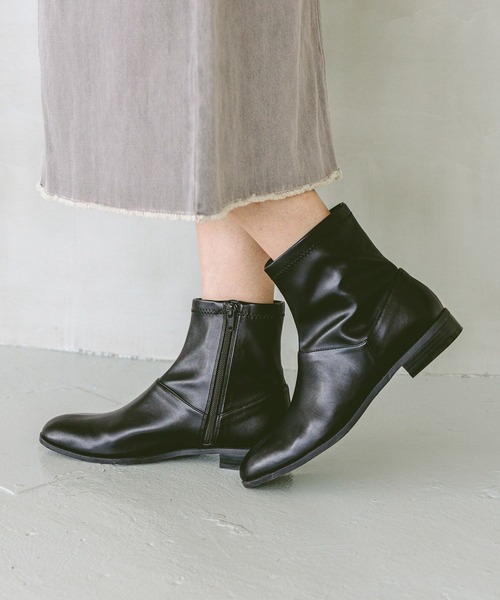 GLOBAL WORK（グローバルワーク）の「らくっションアーモンドトゥショートブーツ/253210（ブーツ・レディース・ブラウン/ブラック・MEDIUM/LARGE）」の2枚目の写真