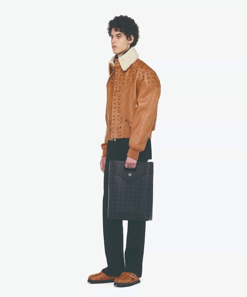 MCM サイドスタッズ バックパックブラック バックパック＆ベルトバッグ | MCM® JP