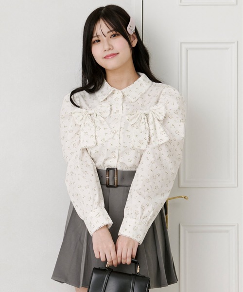 apres jour(アプレジュール)の「Wリボンアソート柄ブラウス(シャツ/ブラウス・レディース・ブラック系その他/オフホワイト/ライトブルー/ピンク系その他/ブルー系その他・X-LARGE/フリー)」の5枚目の写真