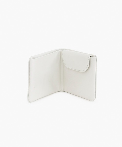 COSMIC WONDER（コズミックワンダー）の「Light leather bifold wallet（財布・レディース・ライトグレー・FREE）」の2枚目の写真