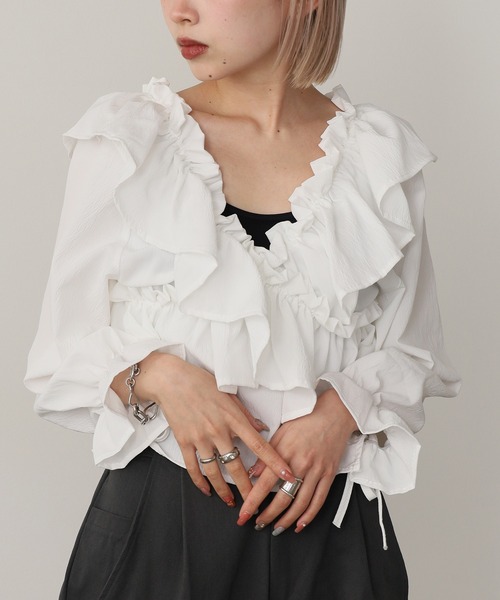ROOPTOKYO（ループトウキョウ）の「ショート丈 オフショル クロスリボンブラウス キャンディースリーブ（シャツ/ブラウス・レディース・ブルー/アイボリー/ホワイト/ブラック・FREE）」の2枚目の写真