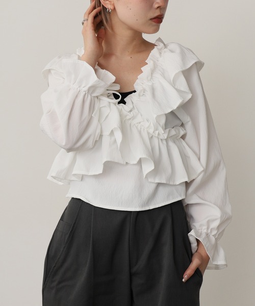 ROOPTOKYO（ループトウキョウ）の「ショート丈 オフショル クロスリボンブラウス キャンディースリーブ（シャツ/ブラウス・レディース・ブルー/アイボリー/ホワイト/ブラック・FREE）」の16枚目の写真