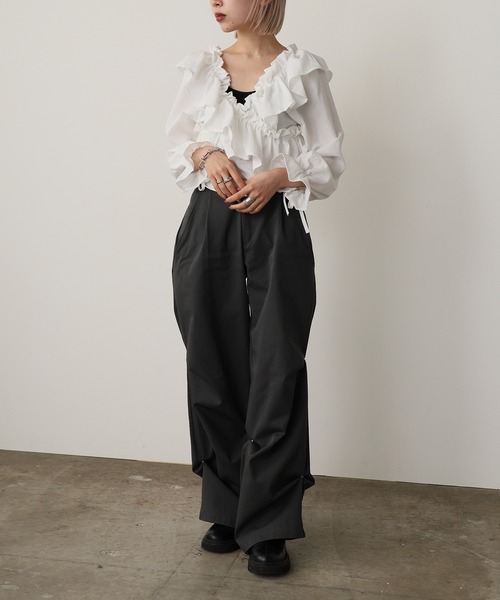 ROOPTOKYO（ループトウキョウ）の「ショート丈 オフショル クロスリボンブラウス キャンディースリーブ（シャツ/ブラウス・レディース・ブルー/アイボリー/ホワイト/ブラック・FREE）」の18枚目の写真