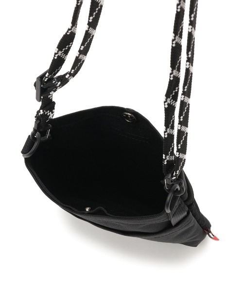 CHUMS(チャムス)の「【CHUMS/チャムス】 Recycle Mesh Pocket Shoulder Bag(ショルダーバッグ・レディース・ピンク/その他1/その他2/その他3/グレイッシュベージュ/グリーン系その他/ブラック/ネイビー/その他4/その他6/その他7/その他8/その他5・FREE)」の16枚目の写真