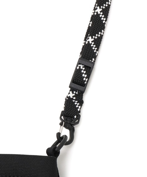 CHUMS(チャムス)の「【CHUMS/チャムス】 Recycle Mesh Pocket Shoulder Bag(ショルダーバッグ・レディース・ピンク/その他1/その他2/その他3/グレイッシュベージュ/グリーン系その他/ブラック/ネイビー/その他4/その他6/その他7/その他8/その他5・FREE)」の17枚目の写真