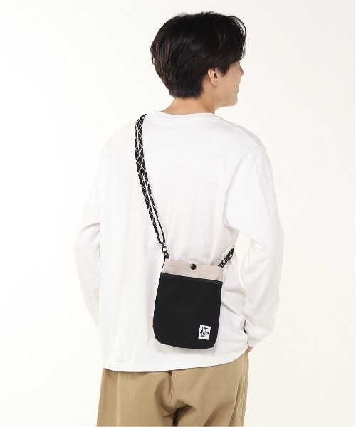 CHUMS(チャムス)の「【CHUMS/チャムス】 Recycle Mesh Pocket Shoulder Bag(ショルダーバッグ・レディース・ピンク/その他1/その他2/その他3/グレイッシュベージュ/グリーン系その他/ブラック/ネイビー/その他4/その他6/その他7/その他8/その他5・FREE)」の21枚目の写真