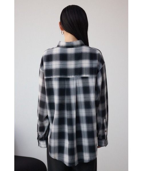 AZUL by moussy(アズールバイマウジー)の「オンブレチェックライトシャツ(シャツ/ブラウス・レディース・ブラック系その他/ブルー系その他/グリーン系その他2・FREE)」の6枚目の写真