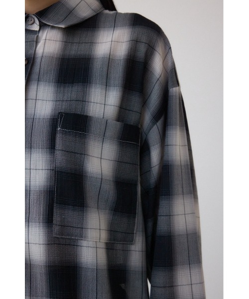 AZUL by moussy(アズールバイマウジー)の「オンブレチェックライトシャツ(シャツ/ブラウス・レディース・ブラック系その他/ブルー系その他/グリーン系その他2・FREE)」の4枚目の写真