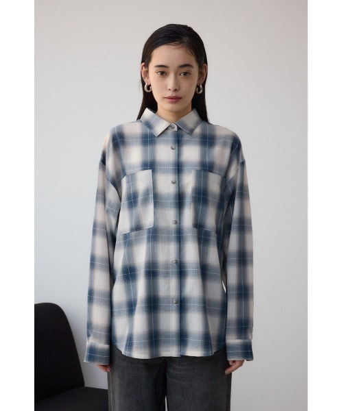 AZUL by moussy(アズールバイマウジー)の「オンブレチェックライトシャツ(シャツ/ブラウス・レディース・ブラック系その他/ブルー系その他/グリーン系その他2・FREE)」の17枚目の写真