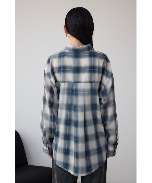 AZUL by moussy(アズールバイマウジー)の「オンブレチェックライトシャツ(シャツ/ブラウス・レディース・ブラック系その他/ブルー系その他/グリーン系その他2・FREE)」の15枚目の写真