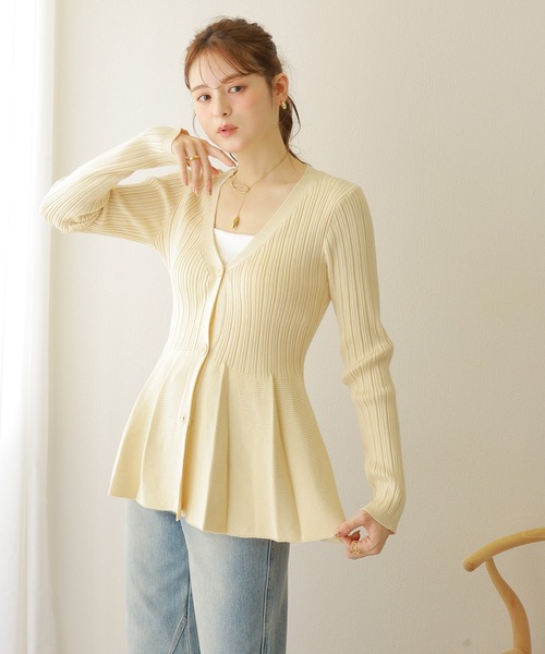 LAULEN(ローレン)の「v neck peplum cardigan /Vネック フレア ペプラム リブ ニット カーディガン(カーディガン/ボレロ・レディース・ブラック/アイボリー/ネイビー・FREE)」の4枚目の写真