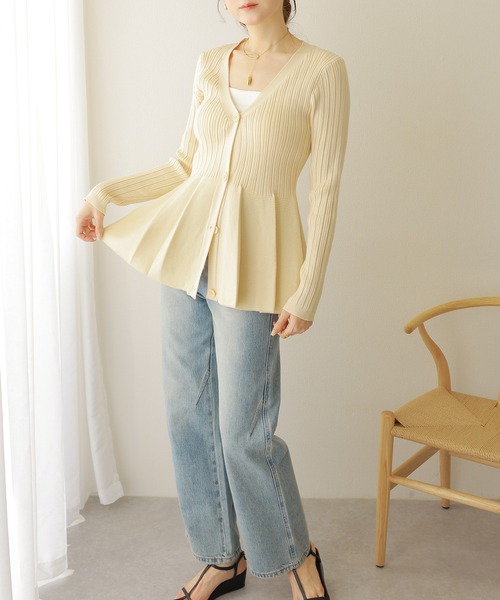 LAULEN(ローレン)の「v neck peplum cardigan /Vネック フレア ペプラム リブ ニット カーディガン(カーディガン/ボレロ・レディース・ブラック/アイボリー/ネイビー・FREE)」の8枚目の写真