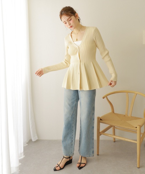 LAULEN(ローレン)の「v neck peplum cardigan /Vネック フレア ペプラム リブ ニット カーディガン(カーディガン/ボレロ・レディース・ブラック/アイボリー/ネイビー・FREE)」の10枚目の写真