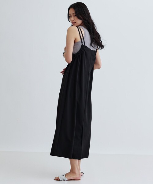 GALLEST（ギャレスト）の「ギャザーストラップワンピース（ワンピース・レディース・スモーキーグリーン系/ブラック・38/40/36）」の11枚目の写真