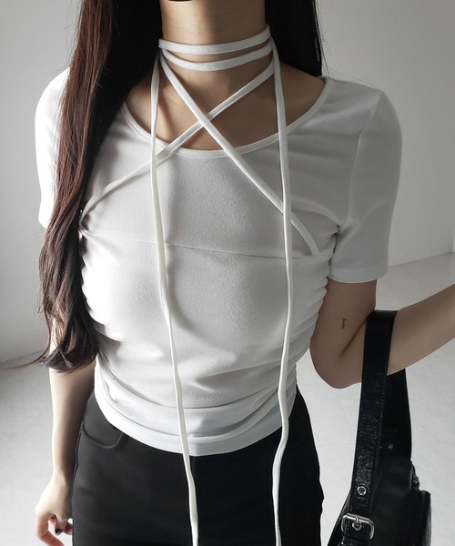 me+em select(ミームセレクト)の「【 2color 】クロスストラップロングチョーカー半袖リボントップス / cross strap long choker short sleeve ribbon tops(Tシャツ/カットソー・レディース・アイボリー/ブラック・FREE)」の22枚目の写真