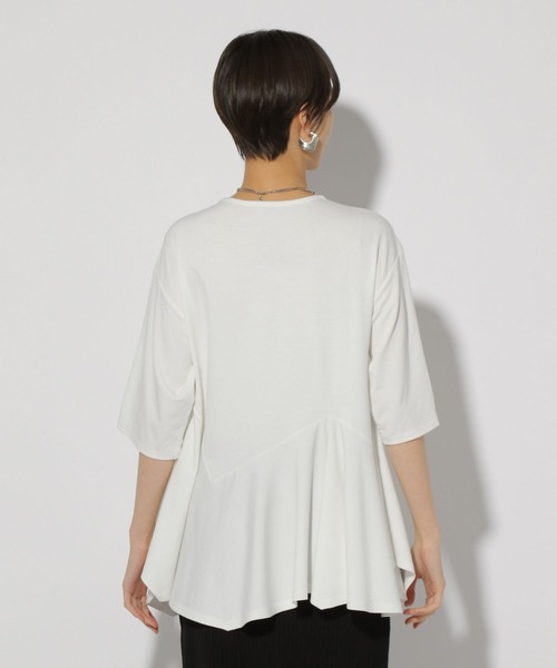 Elura（エルーラ）の「ドレスアップペプラムプルオーバー/321609（Tシャツ/カットソー・レディース・ライトブルー/ネイビー/ホワイト・FREE）」の14枚目の写真