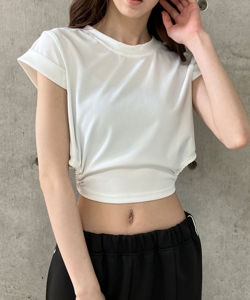 GLAMOROUS JANE（グラマラスジェーン）の「テレコバックオープンクロップド丈トップス（Tシャツ/カットソー・レディース・ブラック/ホワイト・FREE）」の9枚目の写真