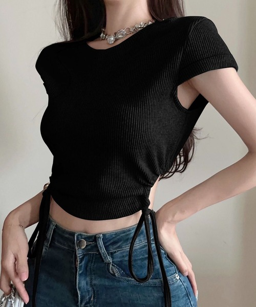 GLAMOROUS JANE（グラマラスジェーン）の「テレコバックオープンクロップド丈トップス（Tシャツ/カットソー・レディース・ブラック/ホワイト・FREE）」の4枚目の写真