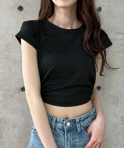 GLAMOROUS JANE（グラマラスジェーン）の「テレコバックオープンクロップド丈トップス（Tシャツ/カットソー・レディース・ブラック/ホワイト・FREE）」の3枚目の写真
