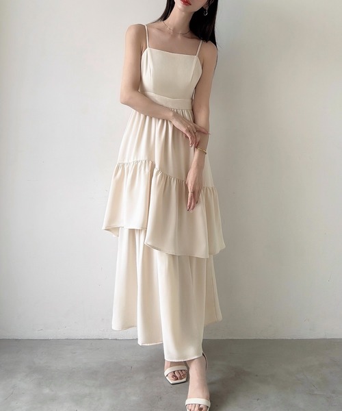 Meiru(メイル)の「アシメティアードキャミワンピース(ワンピース・レディース・ブラック/チャコール/アイボリー・SMALL/MEDIUM/LARGE)」の5枚目の写真