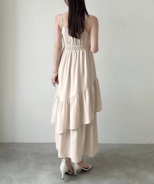 Meiru(メイル)の「アシメティアードキャミワンピース(ワンピース・レディース・ブラック/チャコール/アイボリー・SMALL/MEDIUM/LARGE)」の7枚目の写真