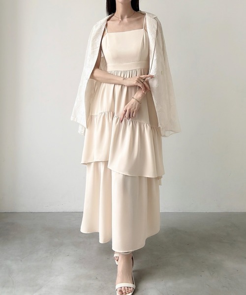 Meiru(メイル)の「アシメティアードキャミワンピース(ワンピース・レディース・ブラック/チャコール/アイボリー・SMALL/MEDIUM/LARGE)」の10枚目の写真