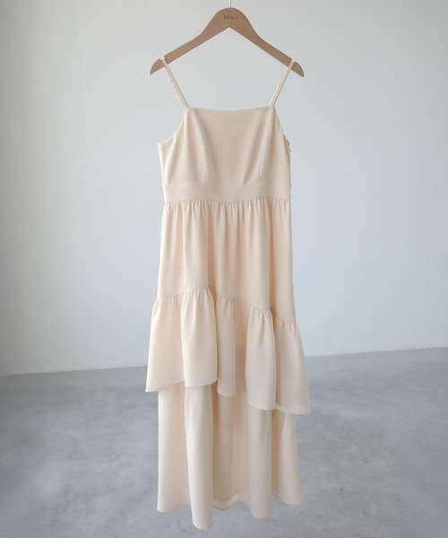 Meiru(メイル)の「アシメティアードキャミワンピース(ワンピース・レディース・ブラック/チャコール/アイボリー・SMALL/MEDIUM/LARGE)」の21枚目の写真