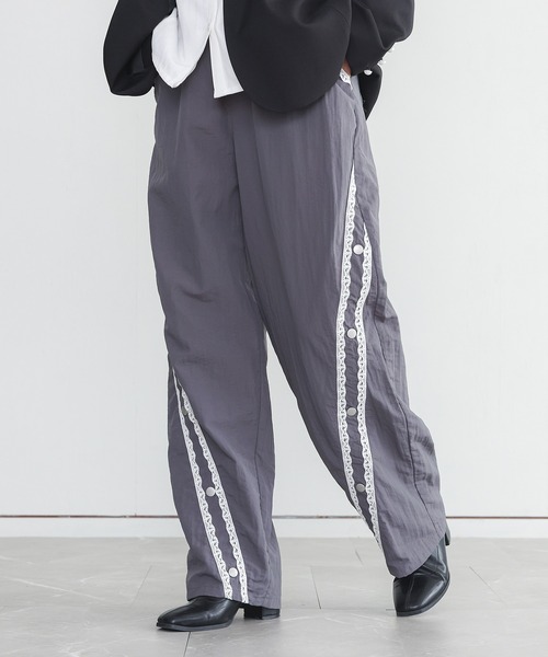 somari imagination(ソマリ イマジネーション)の「『レースラインカーブパンツ』(その他パンツ・レディース・ブラック/グレー・2/1)」の2枚目の写真