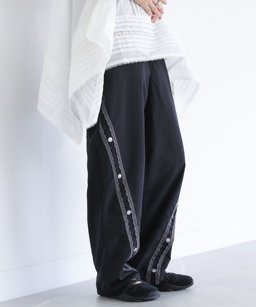 somari imagination(ソマリ イマジネーション)の「『レースラインカーブパンツ』(その他パンツ・レディース・ブラック/グレー・2/1)」の15枚目の写真