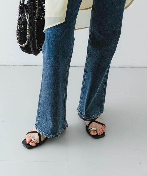 RODE SKO（ロデスコ）の「『MADE IN JAPAN』プチメタルクロスフラットサンダル（サンダル・レディース・ブラック/ダークブラウン・36/37/38）」の6枚目の写真