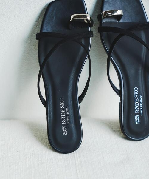 RODE SKO（ロデスコ）の「『MADE IN JAPAN』プチメタルクロスフラットサンダル（サンダル・レディース・ブラック/ダークブラウン・36/37/38）」の10枚目の写真