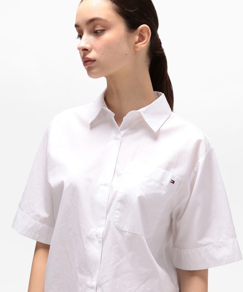 tommy jeans（トミー ジーンズ）の「ポプリンボクシーショートスリーブシャツ（シャツ/ブラウス・レディース・ホワイト/ブルー・32inch/34inch）」の10枚目の写真