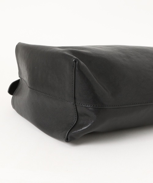 エーゼロ（エーゼロ）の「《牛革》ポーチ付きバケットショルダー（ショルダーバッグ・レディース・ブラック/グレイッシュベージュ・FREE）」の18枚目の写真