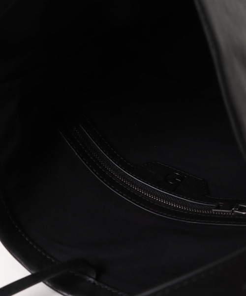 エーゼロ（エーゼロ）の「《牛革》ポーチ付きバケットショルダー（ショルダーバッグ・レディース・ブラック/グレイッシュベージュ・FREE）」の19枚目の写真
