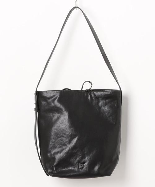 エーゼロ（エーゼロ）の「《牛革》ポーチ付きバケットショルダー（ショルダーバッグ・レディース・ブラック/グレイッシュベージュ・FREE）」の13枚目の写真