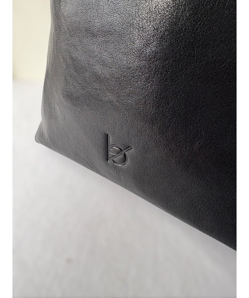 エーゼロ（エーゼロ）の「《牛革》ポーチ付きバケットショルダー（ショルダーバッグ・レディース・ブラック/グレイッシュベージュ・FREE）」の22枚目の写真