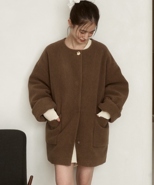 moi tytto(モイテュット)の「ノーカラーボアミドルコート(ノーカラーコート・レディース・チャコールグレー/ブラウン/ナチュラル・FREE)」の21枚目の写真